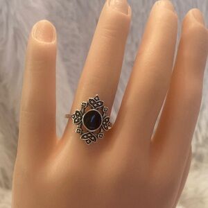 Elegant Black and Silver Women's Ring Size 7